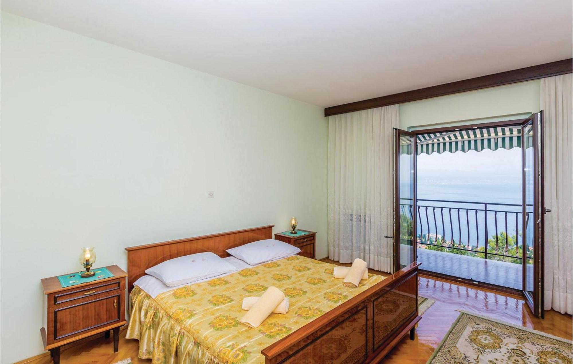 2 Bedroom Lovely Apartment In 洛夫兰 外观 照片