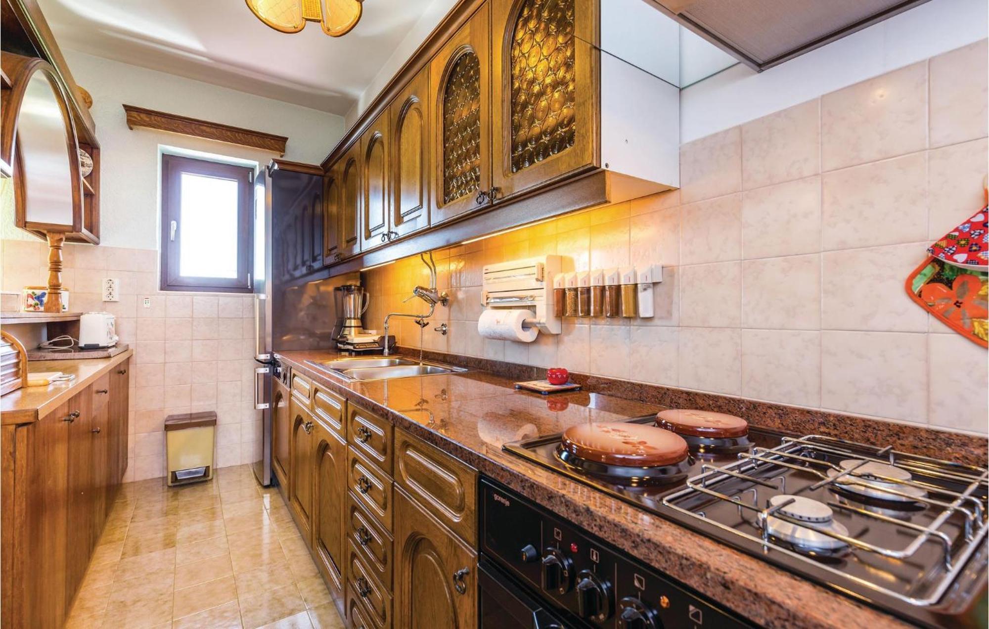 2 Bedroom Lovely Apartment In 洛夫兰 外观 照片